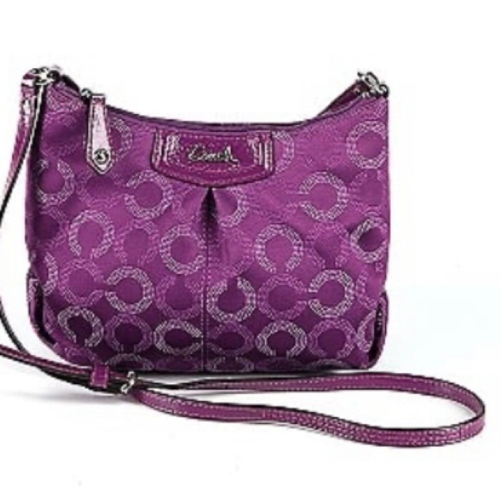 Classic 💜 Coach Magenta Crossbody Bag